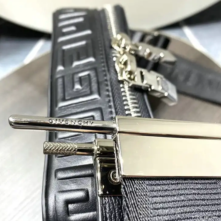 Brother Sam Yupoo Givenchy 2209SW0077 Bag 0629